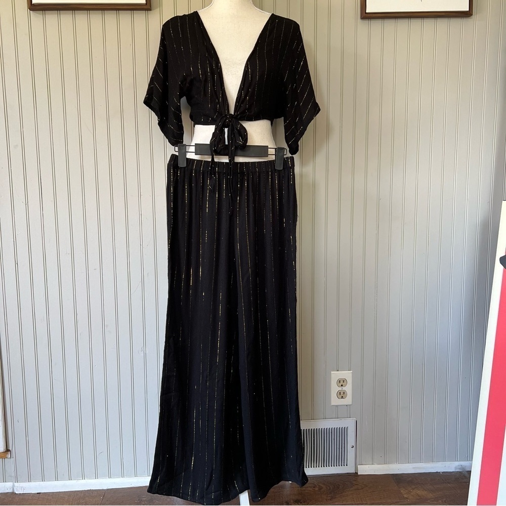 Amuse Society Crop Top Tie Front with Coordinating Wide Leg Crop Pants Black
